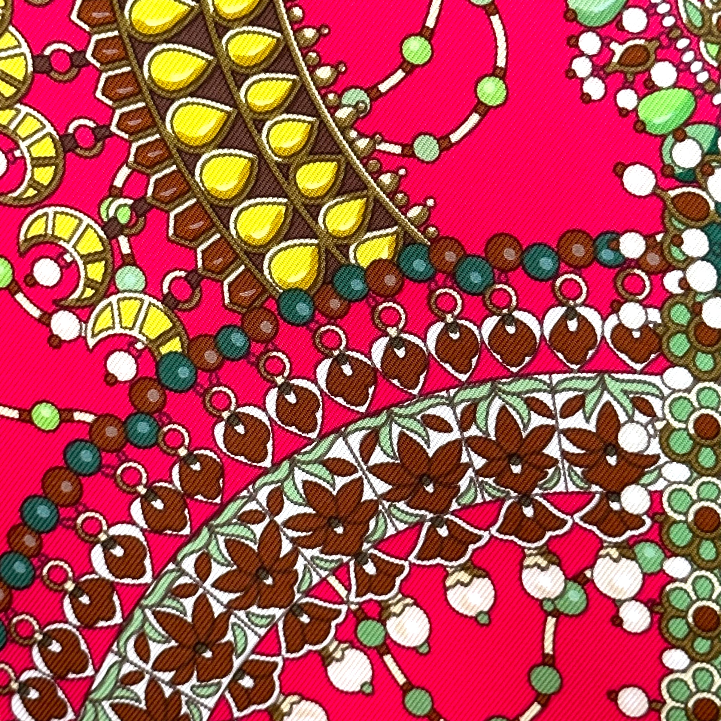 foulard-carre-hermes-parures-des-maharajas-detail