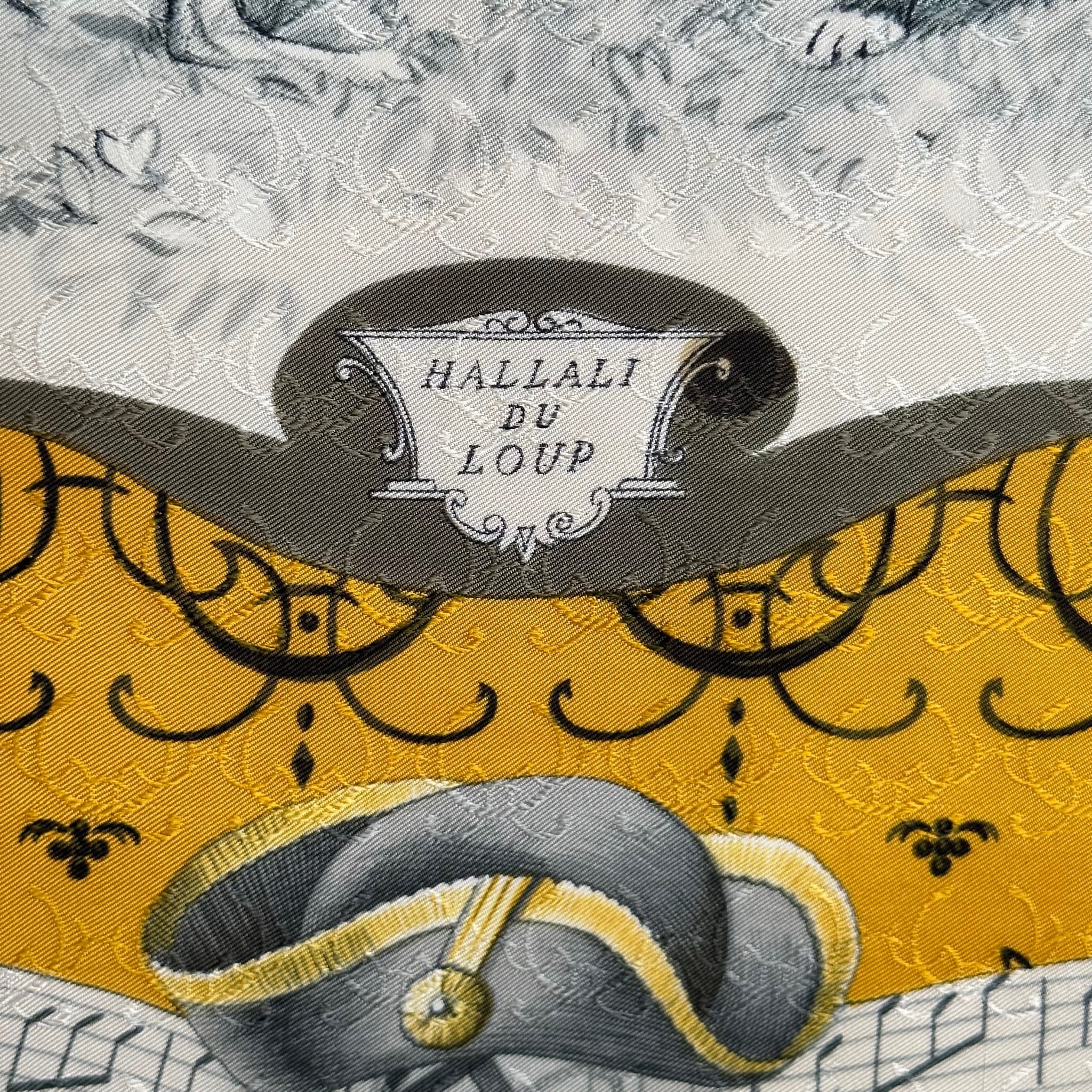 Louveterie-royale-foulard-hermes-halali-de-loup