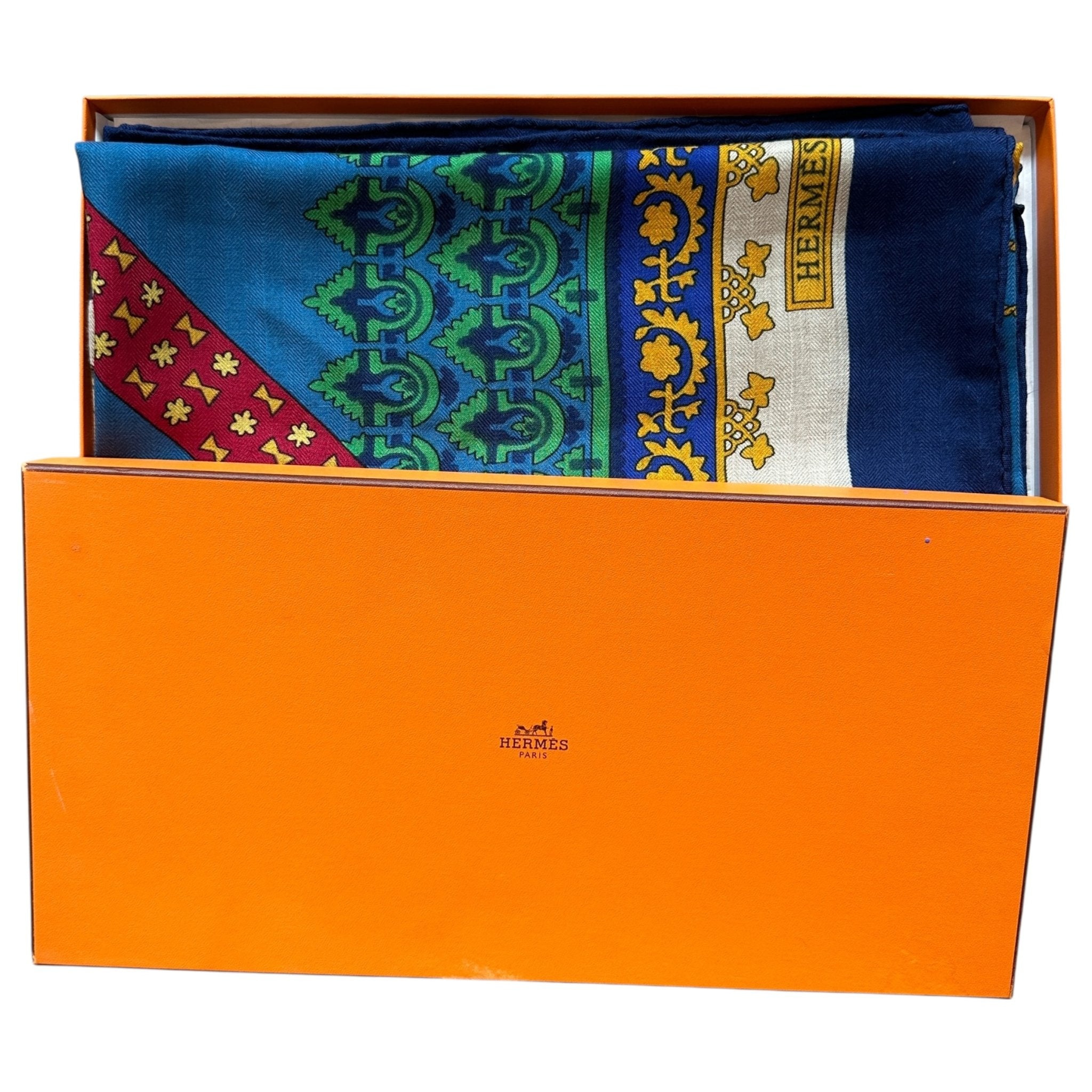 grand foulard carré Hermès en cachemire et soie brins d'or dans sa boîte orange