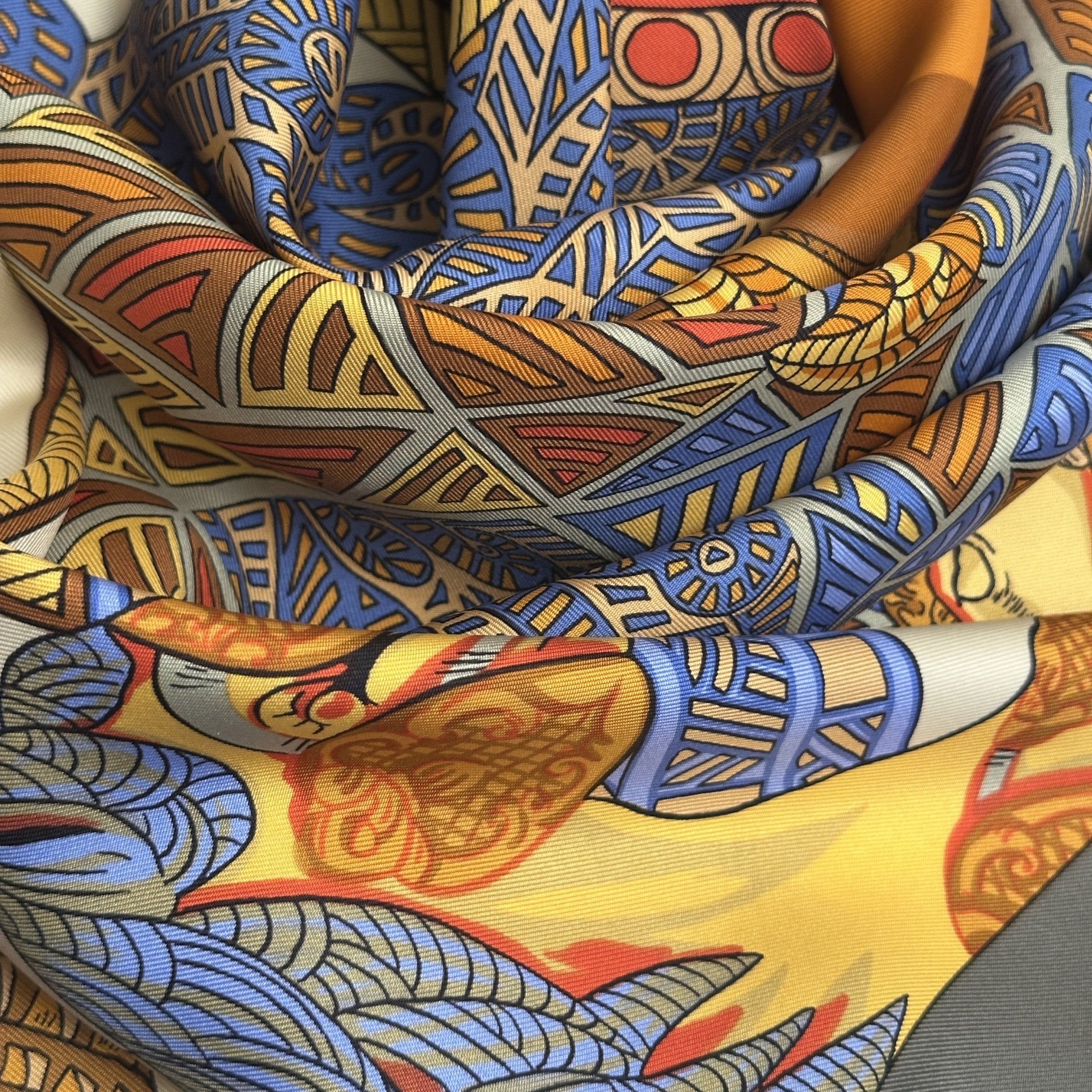 plis du carre hermes coloris gris bleu lavande creme marron