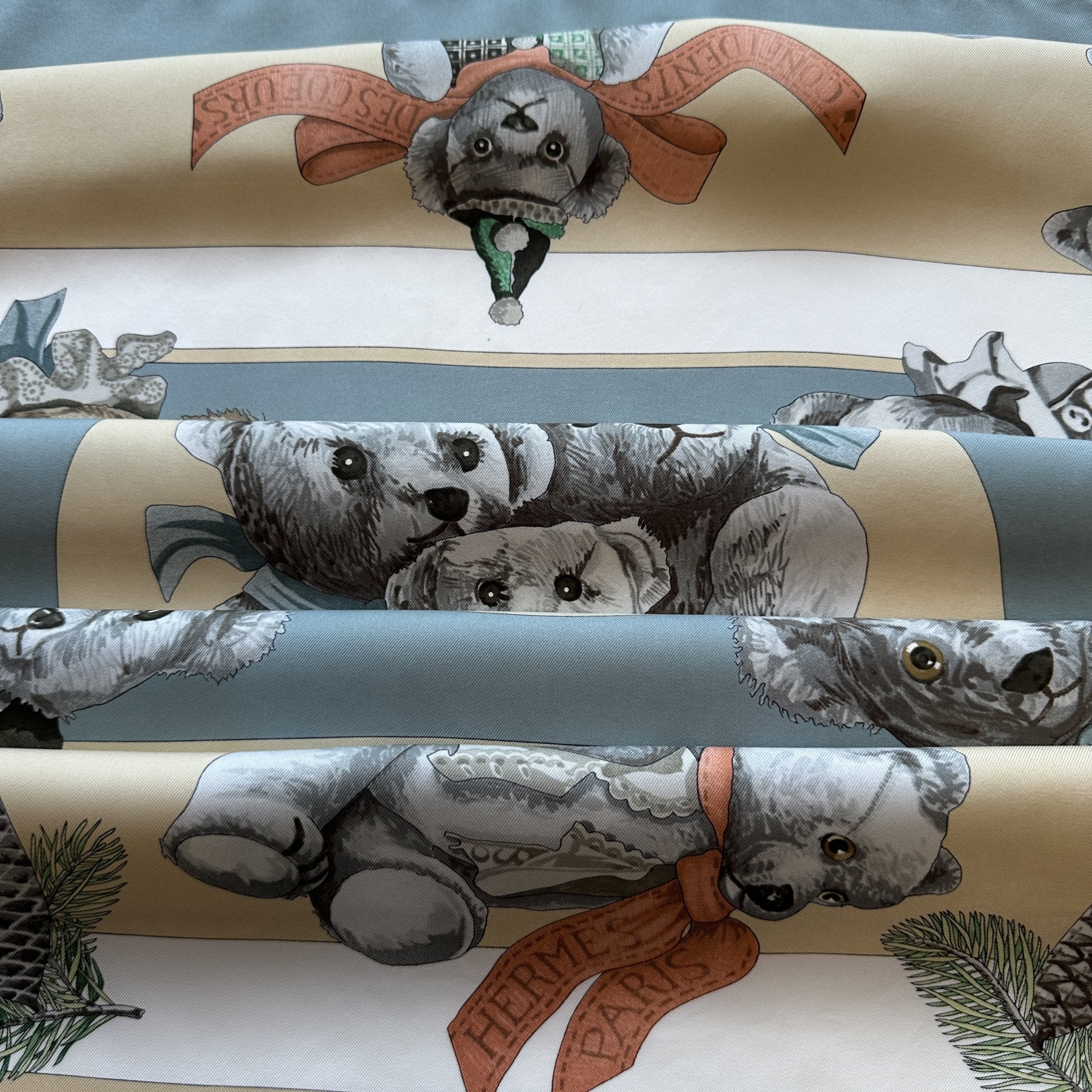 Confidants of Hearts - HERMES SCARF 90 CM