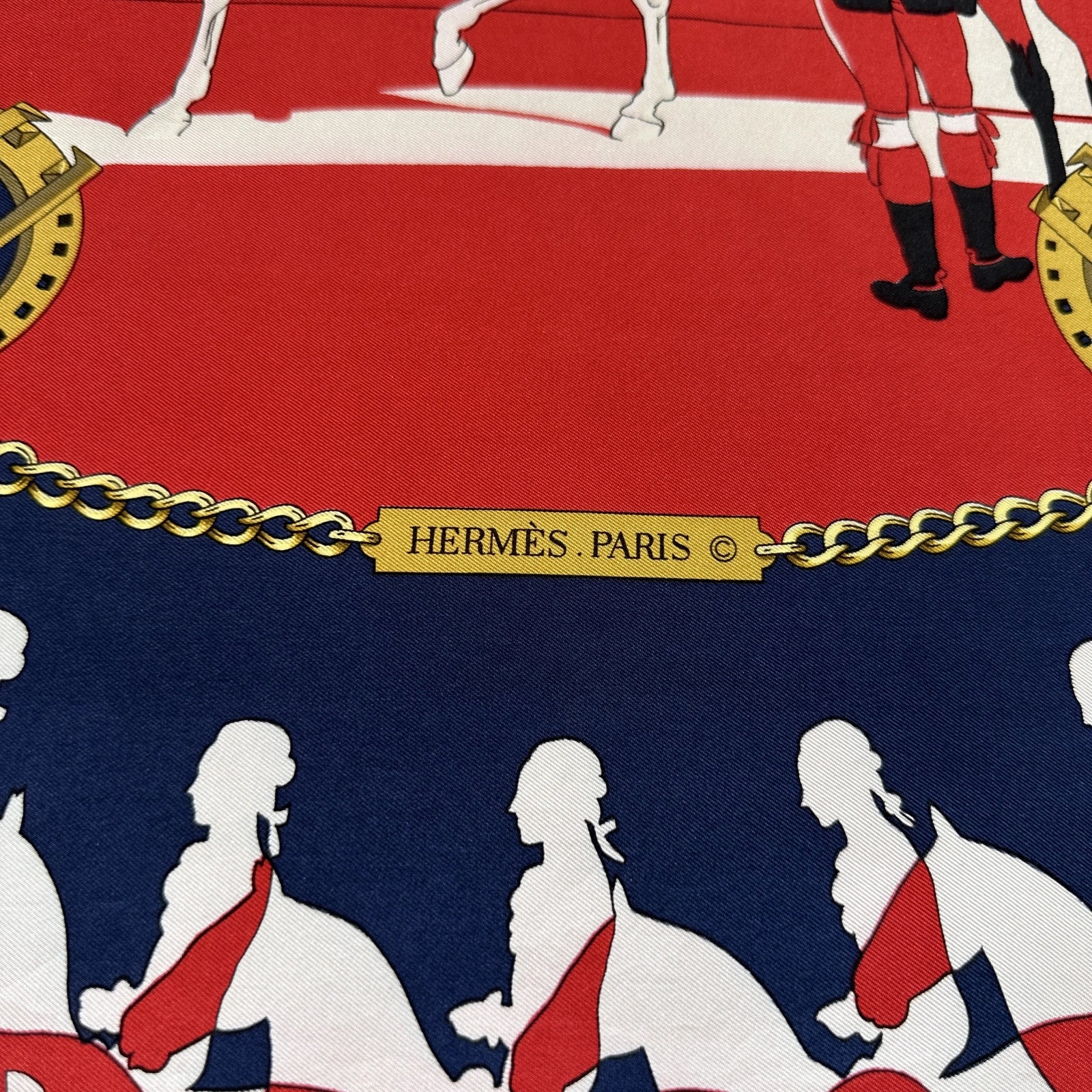 Signature Hermès Paris sur foulard vintage "Manège"