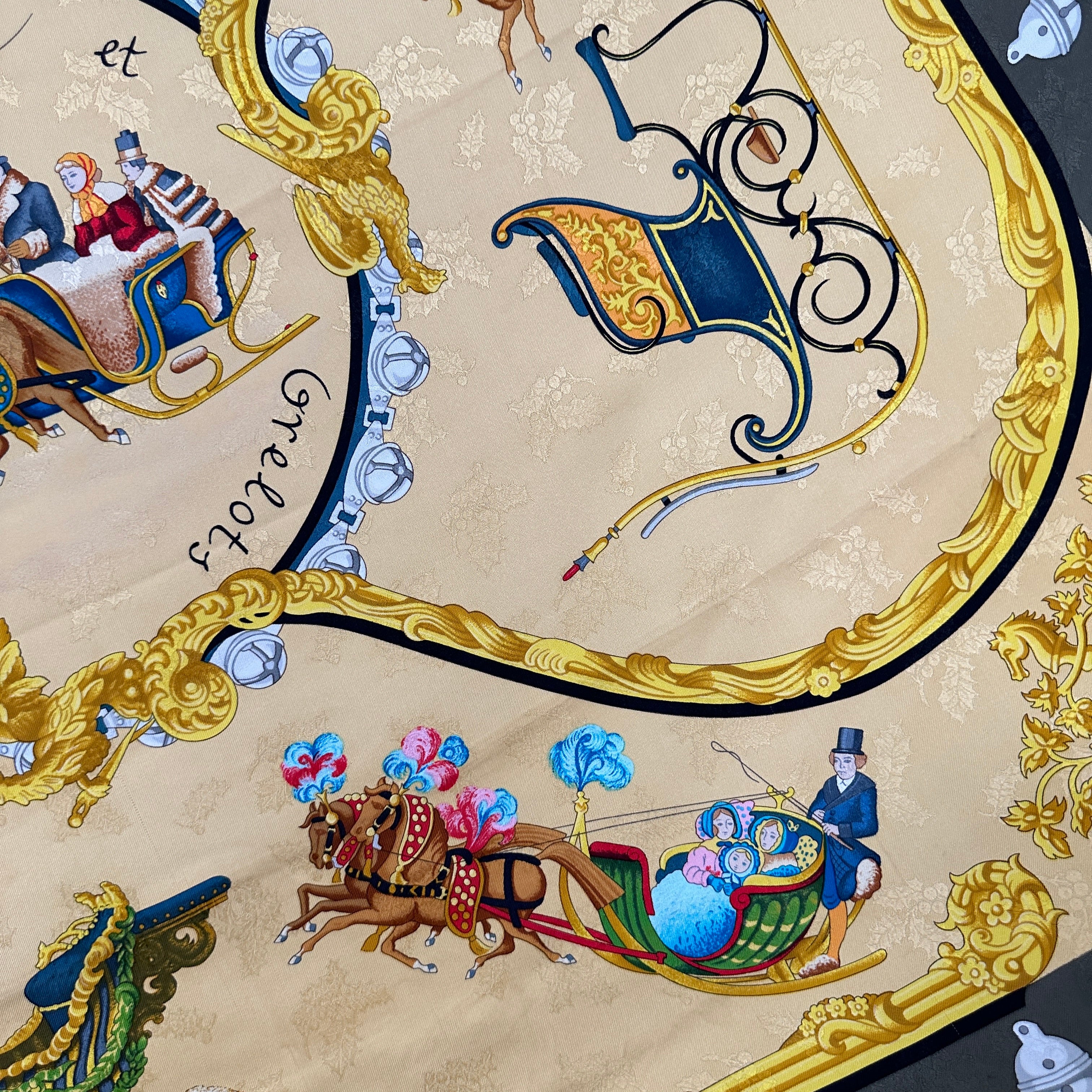 détail-dessins-du-foulard-troïka-tiré-par-chevaux