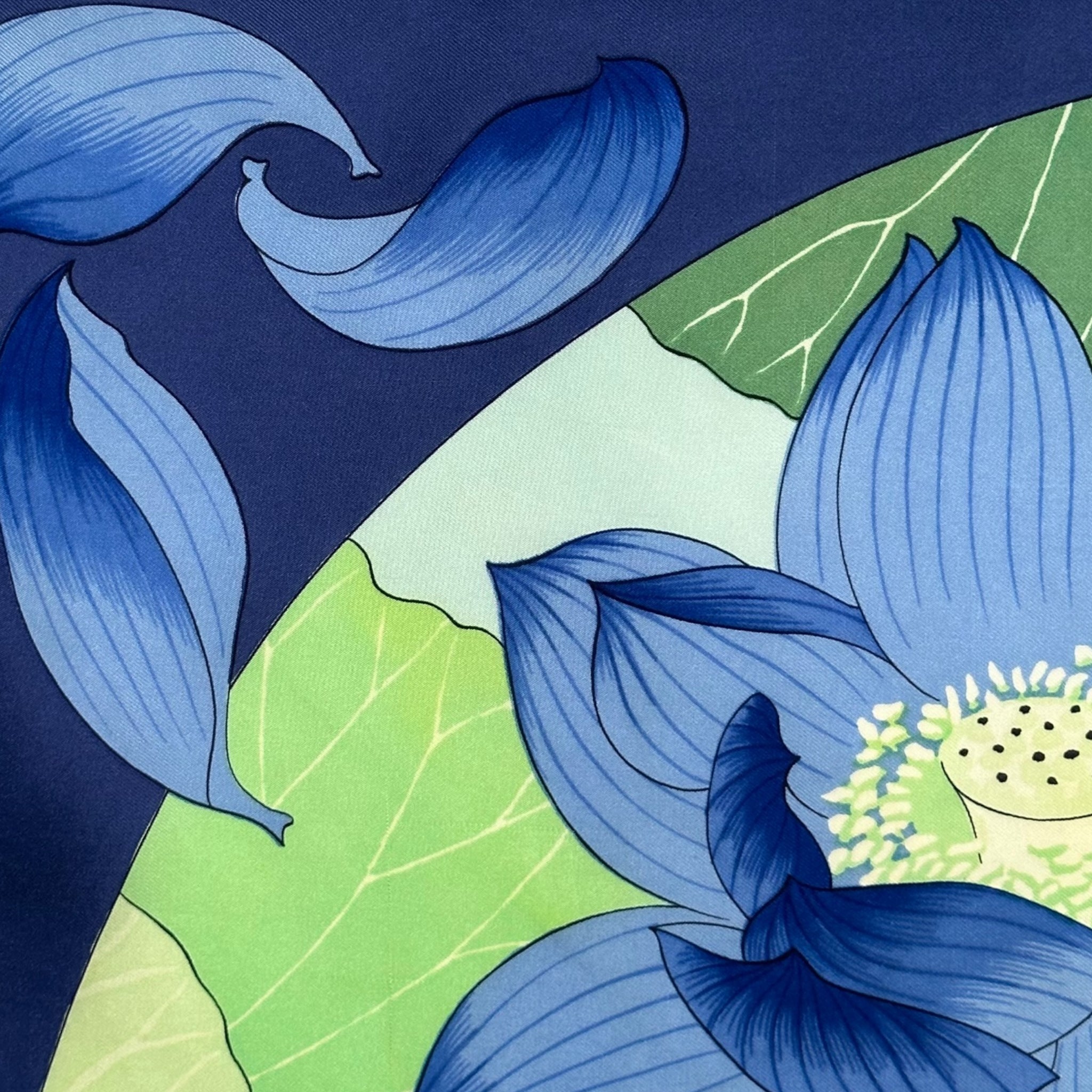 LOTUS FLOWERS SQUARE HERMES 90 