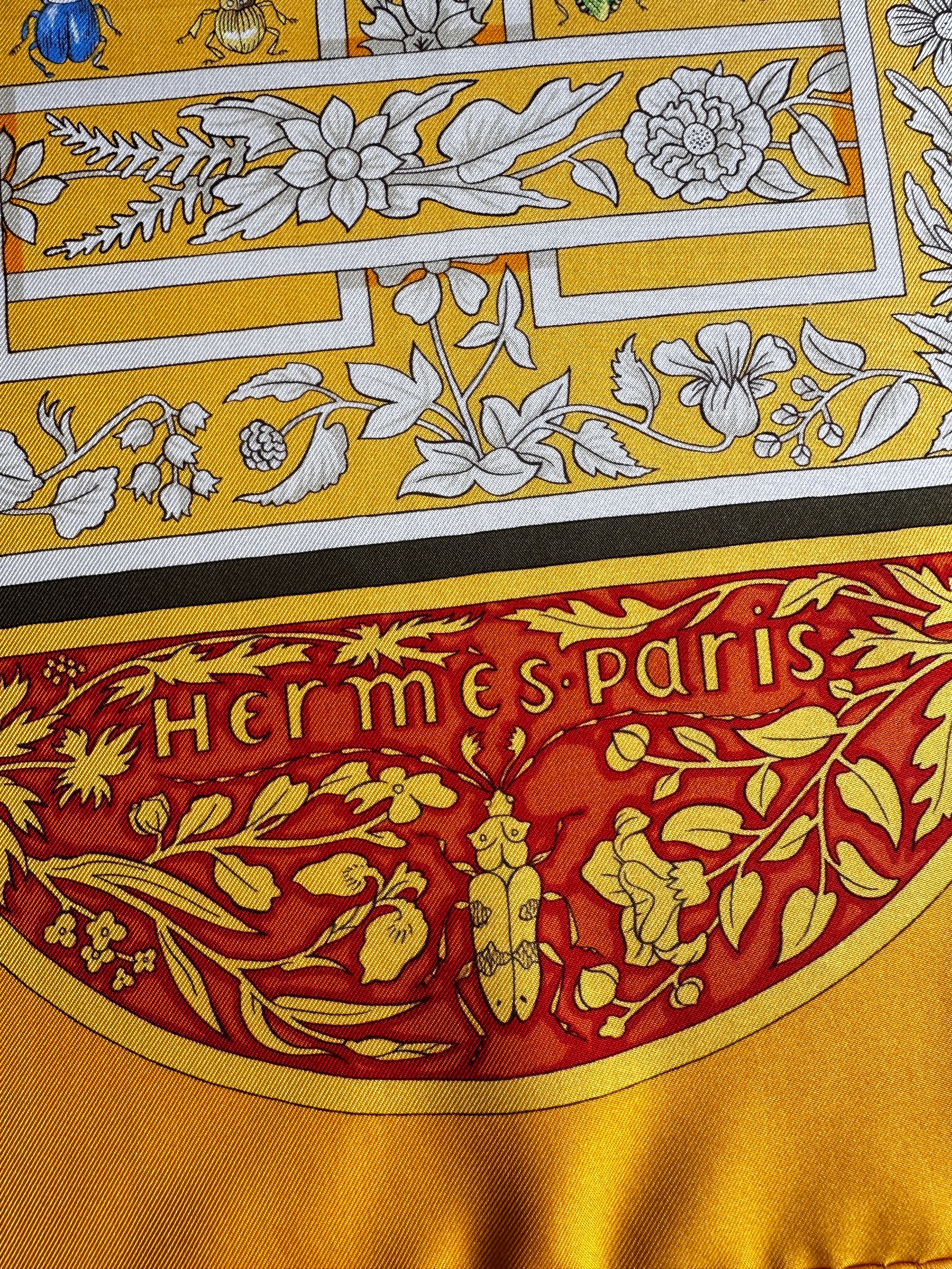 foulard-hermes-joyaux-de-l-ete-signature-hermes-paris